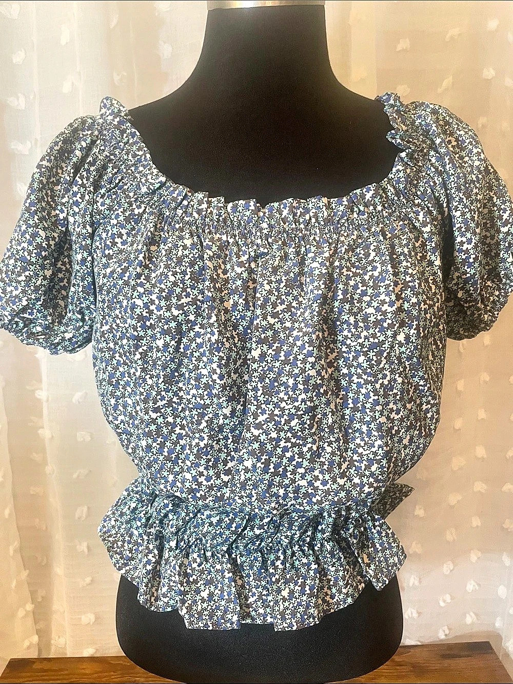 LILOU Blue Floral Smocked Peplum Crop Top Blue & Green Medium